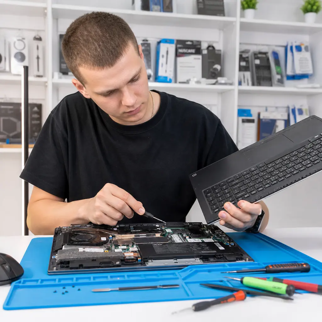 заменить клавиатуру на ноутбуке Acer в Заречном